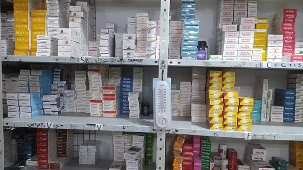 حكم بيع دواء جاءني كمساعدة؟.. أمين الفتوى يجيب أجاب الشيخ عويضة عثمان، أمين الفتوى بدار الإفتاء المصرية، على سؤال حول: حد كان بيساعدني بالعلاج، ولما احتجت فلوس العلاج؛ غصب عنى بعته