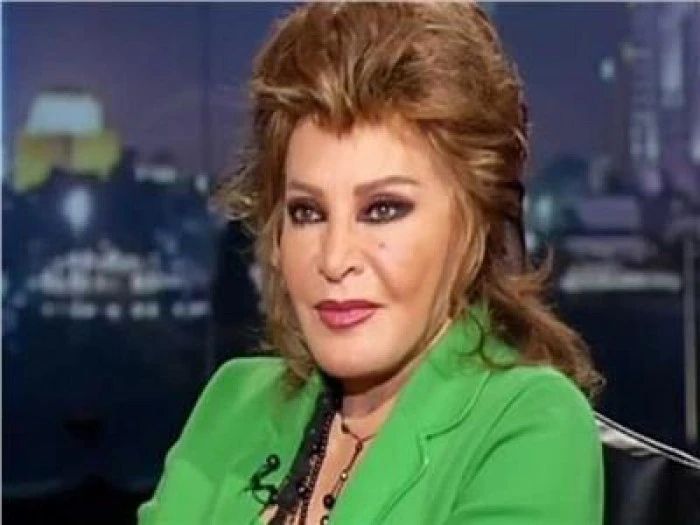 الفنانة صفية العمري تؤدي مناسك الحج على كرسي متحرك نشرت الفنانة المصرية صفية العمري، السبت، صورة لها عبر حسابها بإنستغرام وهي تؤدي مناسك الحج على