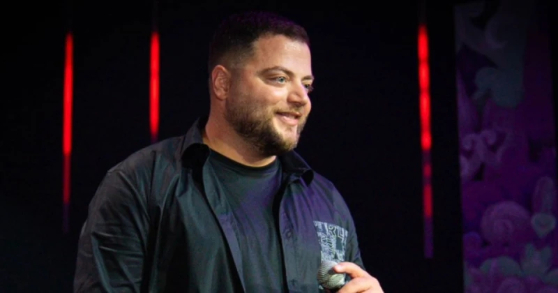 عامر زيان يحقق نجاحا جديدا في حفله بقطر أحيا افاق عربيةان عامر زيان حفلا ناجحا في الدوحة قطر تكلل بالنجاح، حيث إجتمع مع محبيه هناك من مختلف الجنسيات، وخصوصا من الجالية اللبنانية.وغ