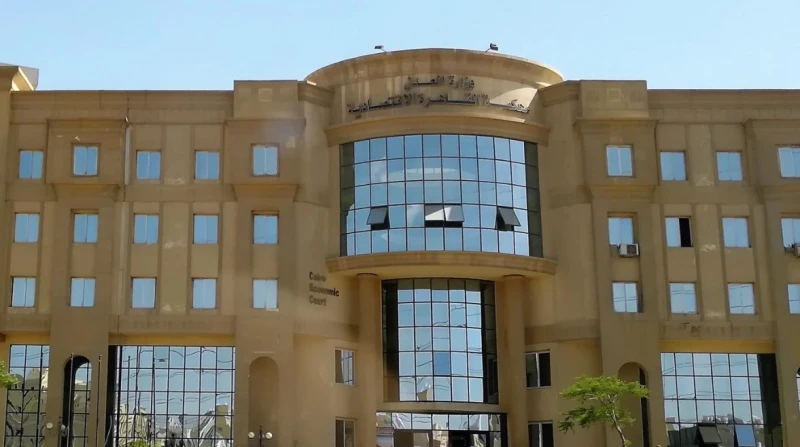 الحبس 3 سنوات للمتهمين بالنصب العقاري في القاهرة قررت محكمة جنح مستأنف القاهرة الاقتصادية، تأييد حبس المتهم محمود.ع وشقيقه، 3 سنوات، وتغريمه 300 ألف