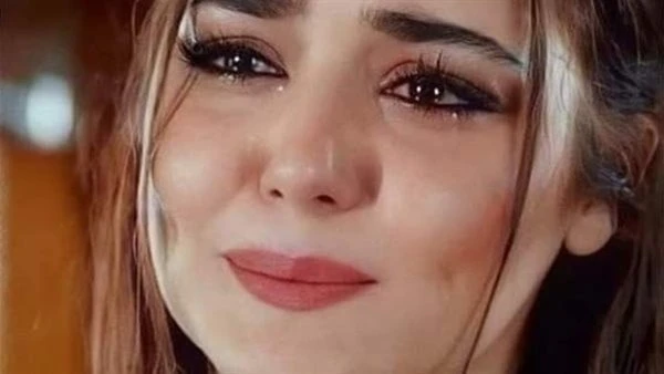 اسكريبت كامل ابيه انت بتديني الدوا ده ليه انا مش ټعبانه الحلقة الأولىابيه انت بتديني الدوا ده ليه انا مش ټعبانهمعلش ده علشان صحتك اتفضلي المايه