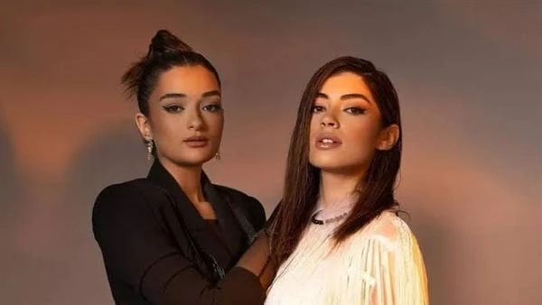 كاجوال لافت.. ليلى أحمد زاهر تثير الجدل على البحر شاركت الفنانة ليلى أحمد زاهر، متابعيها بصور جديدة لها عبر حسابها الشخصي على موقع تبادل الصور