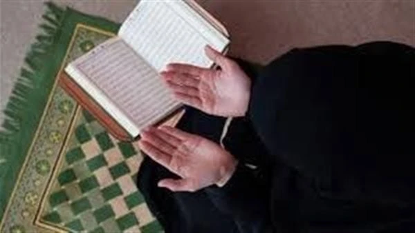 كيفية الرقية الشرعية.. 3 طرق مختلفة واحدة منها وردت عن النبي كيفية الرقية الشرعية .. الرقية الشرعية من الأمور التي يجب على المسلم أن يكون حريصا عليها بشكل يومي لنفسه ولأهل بيته ولأ