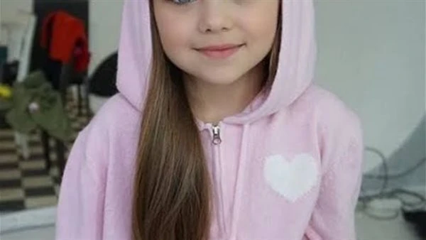 بقلم امينه اشرف رواية الوسيم والثمينه غطت وجهها بيديها وهي تبكي بحړقة ليه سبتيني يا ماما انتي عارفه إني بخاڤ اقعد لوحدي هعيش ازاي من غيرك يا رب يارب