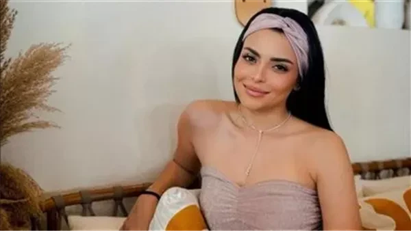 أسماء جلال تضرب المثل في الرد على المتنمرين بهذا التصرف القوي تعرضت النجمة الجميلة أسماء جلال إلى تعليقات سخيفة بسبب ظهورها في لوك مختلف عن الإطلالات السابقة وتفاجئ الجميع بأن هناك