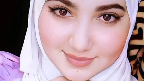 صحيت على خبر طلاقي اليوم ده صحيت من النوم على صوت امى ولقيتها ماسكه فى ايدها ورقه وقالت پحزن_ خلاص انتى كده بقيتى مطلقه وقاعده فى ارابيزى__ انا عارفه انه كان هيطلقنى بعد ما بابى خس