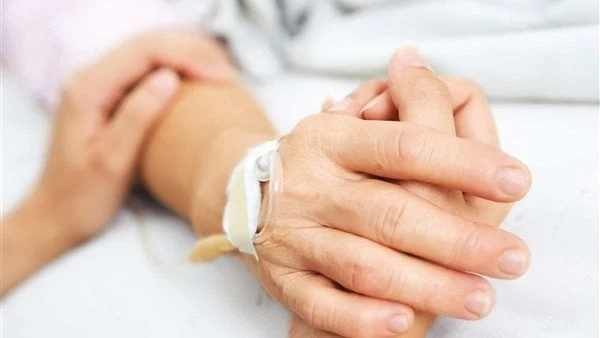 هل الدعاء يشفي الأمراض المستعصية؟.. امسح بيمنيك موضع الألم سبعا وردده الآن يتساءل الكثيرون : هل الدعاء يشفي الأمراض المستعصية؟ وما الدعاء الذي يقال