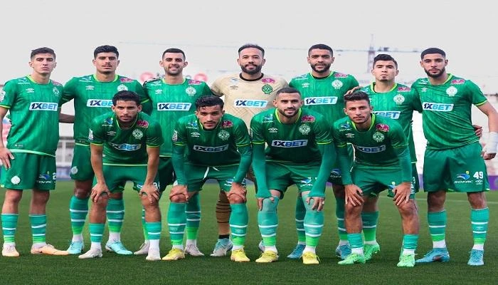 اللقب ال13.. الرجاء بطل ذهبي للدوري المغربي توج الرجاء البيضاوي بطلا لنسخة الموسم الحالي من الدوري المغربي للمحترفين (2023-2024). الرجاء حسم اللقب