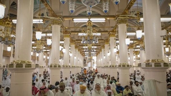 لا سرور دائم.. خطيب المسجد النبوي: استفتح العام الهجري الجديد ب3 أعمال قال الشيخ الدكتور أحمد بن على الحذيفي، إمام وخطيب المسجد النبوي ، إنه ينبغي للمؤمن أن يستفتح عامه بتباشير الت