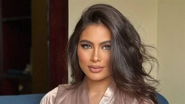 بعد أزمة حقيبتها صور تكشف عن إطلالات هاجر أحمد المثيرة للجدل أثارت الفنانة هاجر أحمد جدلا واسعا على السوشيال ميديا خلال الساعات الماضية، وذلك بعد