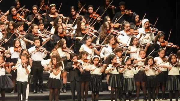 مواهب الأوبرا تختتم موسمها الفني على المسرح الصغير تنظم دار الأوبرا برئاسة الدكتورة لمياء زايد حفلا فى ختام الموسم الفنى للدارسين بفصل البيانو بمركز