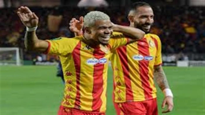 الصفاقسي يضمن المشاركة في الكونفدرالية بعد تعادله مع الترجي ضمن الصفاقسي المشاركة في بطولة الكونفدرالية الأفريقية لكرة القدم الموسم المقبل بعد تعادله سلبيا مع الترجي بطل الدوري الت
