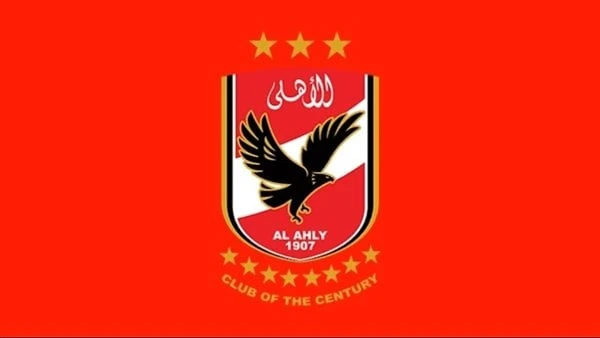 عروض خليجية مغرية تهدد استمرار نجم هجوم الأهلي مع الفريق.. تفاصيل كشف الناقد الرياضي محمد عراقي، مفاجأة من العيار الثقيل، حول رحيل نجم هجوم الأهلي