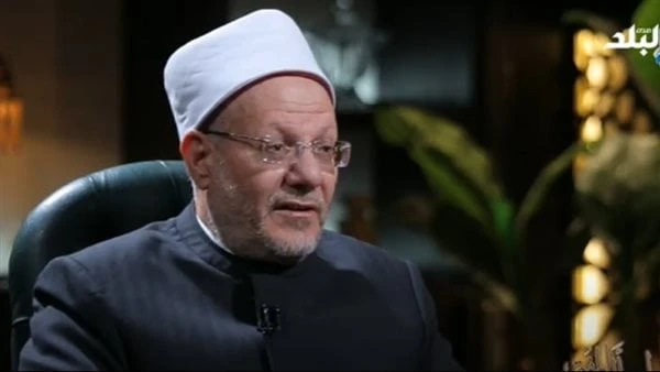 مفتي الجمهورية : التراث الفقهي ليس معصوما ولكنه يستحق الاحترام قال الأستاذ الدكتور شوقي علام -مفتي الجمهورية، رئيس الأمانة العامة لدور وهيئات الإفتاء في العالم-: من غنى التراث العل