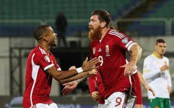 فيما يلي تشكيلة المجر وسويسرا لمباراتهما في المجموعة الأولى ببطولة أوروبا 2024 لكرة القدم اليوم السبت. المجر: بيتر جولاتشي، آدم لانج، ويلي أوربان، أتيلا سالاي، أتيلا فيولا، آدم ناج