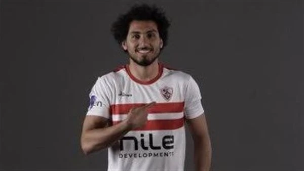 بعد عملية الرباط الصليبي .. أحمد حمدي في الزمالك تواجد أحمد حمدي لاعب وسط الفريق الأول لكرة القدم بنادي الزمالك، داخل مقر القلعة البيضاء مساء اليوم