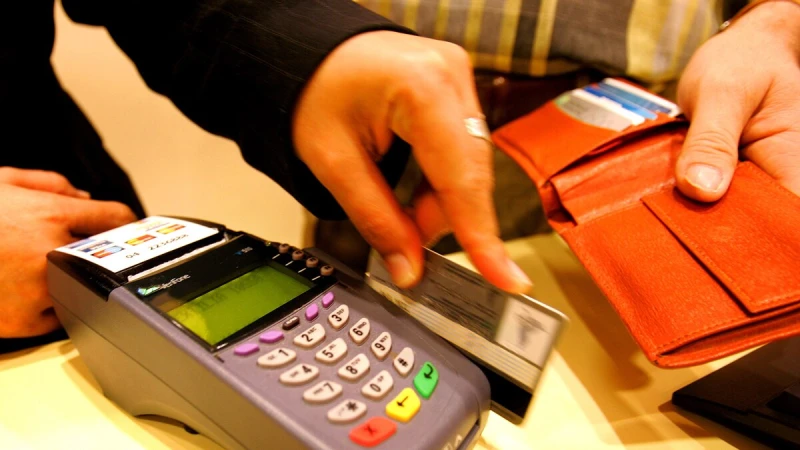 5 ضوابط لحماية نفسك عند الشراء بالتقسيط بأمر القانون يسعى الكثير من المواطنين إلى شراء المنتجات بنظام التقسيط، وذلك في ظل الارتفاع الكبير في الأسعار