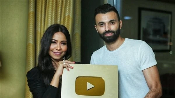 التحقيقات هتثبت صحة موقفي.. شقيق شيرين عبد الوهاب يكشف حقيقة اتهامه بسرقتها كشف محمد عبد الوهاب شقيق الفنانة شيرين عبد الوهاب، حقيقة اتهاماتها له