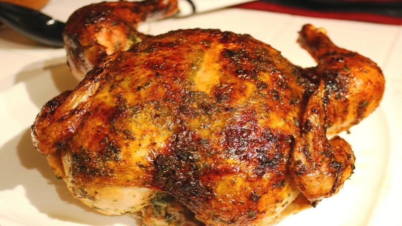 طريقة عمل تتبيلة الفراخ المشوية بأسرار اكبر المطاعم مش هتبطلي تعمليها لعيالك من حلاوتها الفراخ المشوية من بين المأكولات المحببة للكثيرين فضلا عن أنها