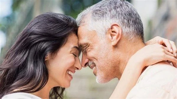 رواية جوزوني عجوز (جميع الفصول كامله) بقلم الكاتبة هويدا زغلو جوزوني عجوزالحلقه الاوليبقلم هويدا زغلولمصطفي _ انتي اللي وفقتي تتجوزي واحد متجوز يبقي لازم تستحملي بقي ندي _ بس حرام