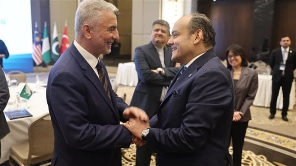 وزير الصناعة يتوقع ارتفاع صادرات مصر السلعية إلى 20 مليار دولار توقع المهندس أحمد سمير، وزير التجارة والصناعة، زيادة صادرات مصر السعية خلال النصف