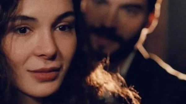 ست الحسن مواسم الفرح بقلم امل نصر الحسن الفصل الأولبحالة من التيه والشرود دلف الرجل لداخل منزله يغمغم بالتساؤلات والكلمات الغير مترابطة لقد تزاحمت الحيرة برأسه ولم يعد يملك من أمرا