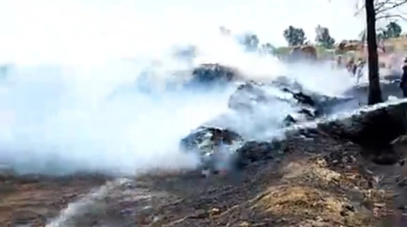 على مساحة 100 فدان.. حريق هائل في شونة لتخزين الكتان بالغربية شهدت قرية شبرا ملس، التابعة لمركز ومدينة زفتي بمحافظة الغربية، اندلاع حريق هائل داخل شونة خاصة بتخزين محصول الكتان يبل