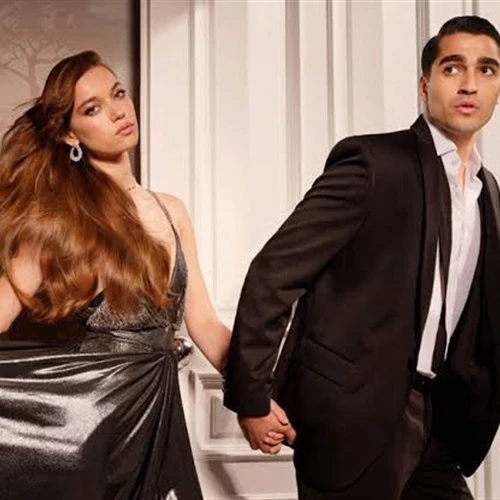 حقيقة زواج أبطال مسلسل الطائر الرفراف في إسبانيا حقيقة زواج أبطال مسلسل الطائر الرفراف وتعد عفراء ساراش أوغلو وميرت رمضان دمير، أحد أشهر الممثلين