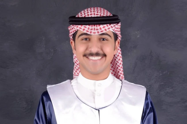 الرشدان تخرج في المعهد العالي للفنون المسرحية تخرج الفنان ضاري الرشدان في المعهد العالي للفنون المسرحية، ونشر صورة له وهو بروب التخرج عبر مواقع التواصل، وعلق عليها: لله الحمد والمن