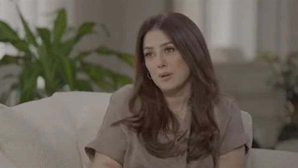 أول صورة لكندة علوش خلال علاجها بجلسات الكيماوي كشفت الفنانة كندة علوش عن تفاصيل الصورة التي تم تداولها لها خلال فترة علاجها بجلسات الكيماوي بعد