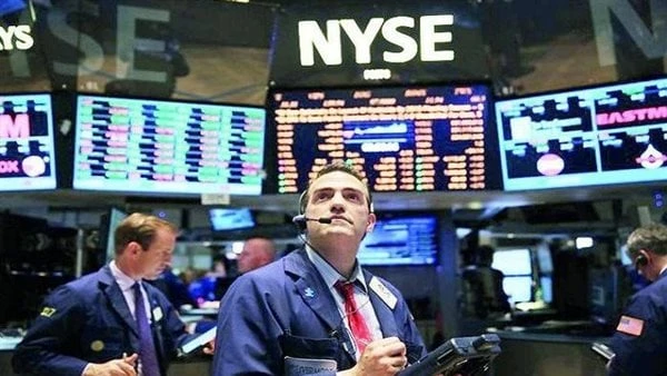 استقرار العقود الآجلة للأسهم الأمريكية بعد تسجل مؤشر ناسداك أسوأ يوم منذ أبريل لم تتغير العقود الآجلة للأسهم الأميركية إلا بشكل محدود، بعد أن سجل