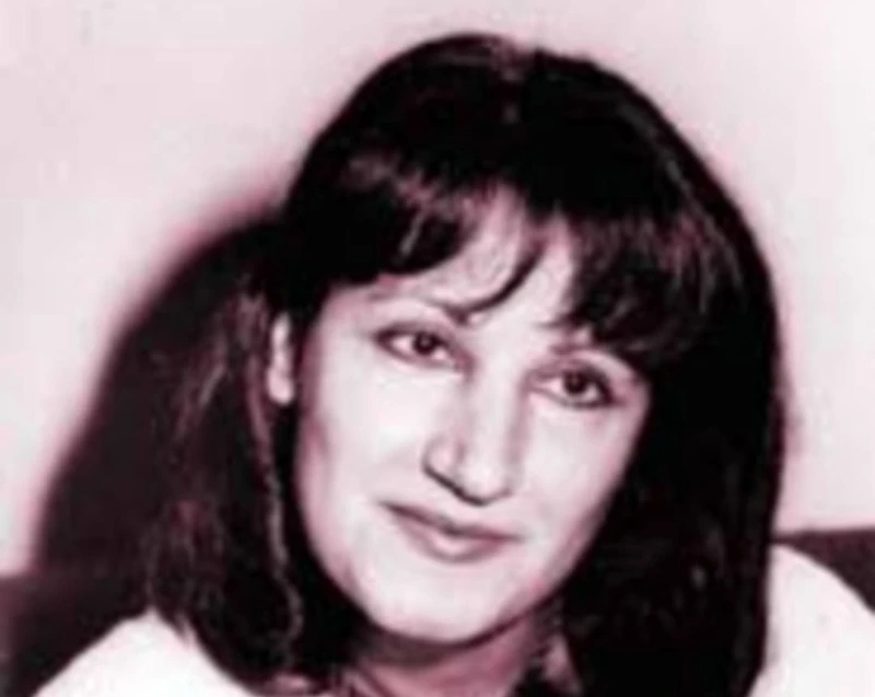 في ذكرى ميلادها.. من هي مها الصالح؟ ولدت الفنانة السورية مها الصالح في مدينة جبلة عام 1945، وبدأت مشوارها الفني عام ثلاثة و ستون ضمن فرقة الفنون