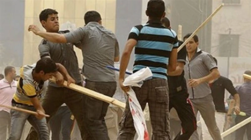 نار الثأر تحول زيارة الصديق إلى مشاجرة عنيفة بالخصوص تجددت خصومة ثأرية بمنطقة الخصوص على خلفية جريمة قتل وقعت منذ عامين، حينما تعدى شاب على آخر