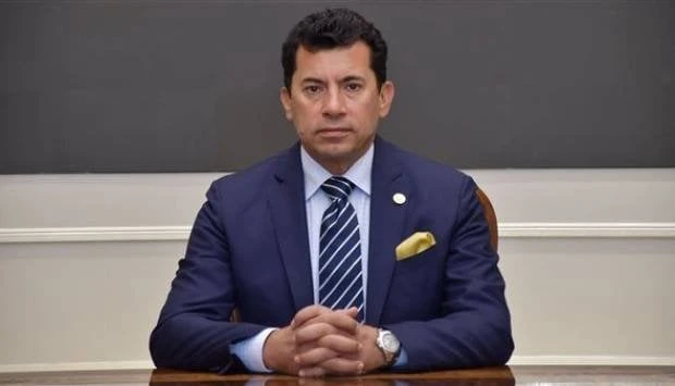 الخضري: هناك تحركات من وزير الرياضة لحل الأزمة بين الزمالك ورابطة الأندية أكد الناقد الرياضي أحمد الخضري، أن هناك أزمات كثيرة تحاصر الكرة المصرية في