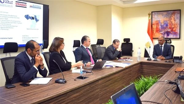 نائب وزير الإسكان يلتقي ممثلي أحد التحالفات العالمية لبحث التعاون بمشروعات المياه التقى الدكتور سيد إسماعيل، نائب وزير الإسكان لشئون البنية الأساسية،