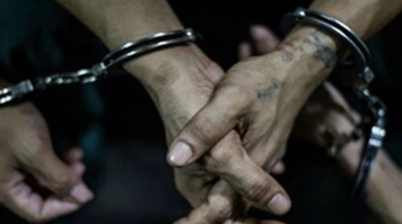 احتيال عبر الهاتف.. عصابة تشتري 186 مروحة بتحويل بنكي مزور في كرداسة كشفت أجهزة وزارة الداخلية، ملابسات ما تبلغ لمركز شرطة كرداسة بمديرية أمن الجيزة، من مالك معرض أدوات منزلية وسائ