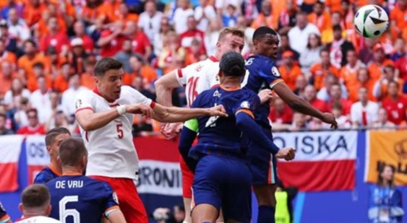 هولندا تحقق الفوز على بولندا في افتتاح يورو 2024 الاحد 16 يونية 2024 06:45 مساء نتيجة مباراة هولندا وبولندا كتب : إيمان زنكل انتهت المباراة التي جمعت بين منتخبي هولندا وبولندا في م