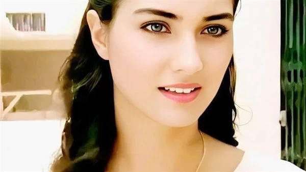 الجزء الثاني والاخير بقلم شيماء فرج مياده فضلت نايمه ومحستش بالوقت واسر فضل قاعد جنبها لحد ما جه معاد الغدا طلب الغدا وصحي ميادهآسر ميمو ياميمو يلا قومي ياحبيبتي علشان تتغديمياده ب