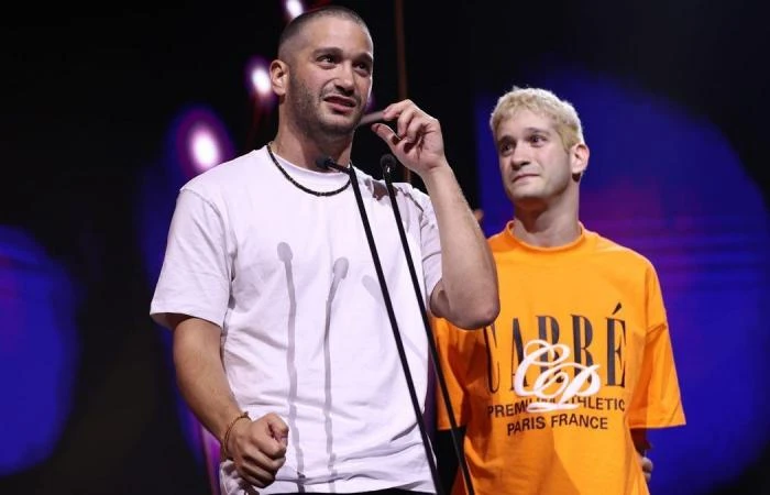 تقرير: فيلم الواقعي يبحث عن مخرج جديد كشف تقرير جديد من أن فيلم بالتصوير الواقعي الذي يجري العمل عليه مع و يبحث عن مخرج جديد. حيث أن داني ومايكل فيليبو، المشهورين بعملهما على فيلم