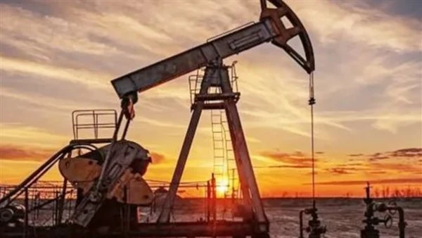 ارتفاع طفيف لأسعار النفط وخام برنت يسجل 85 دولار للبرميل سجلت أسعار النفط 85.24 دولار للبرميل للعقود الآجلة لخام القياس العالمى برنت، كما سجلت العقود