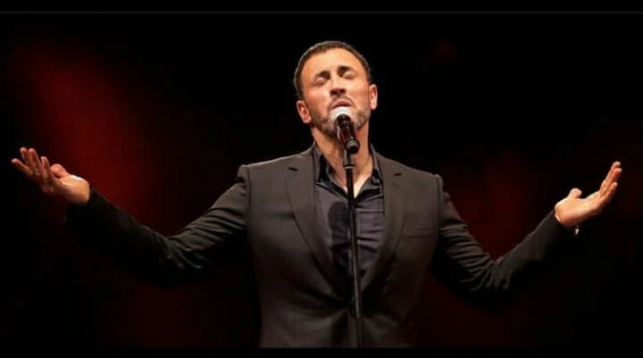 تفاصيل مفاجئة في حفل كاظم الساهر بمصر هذا ما حصل في الساعات الماضية بسبب الضغط الكبير على شراء تذاكر الحفل وبناء على طلب الجمهور، أعلنت الجهة المنظمة