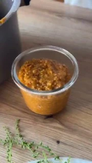 . شوربة الشوفان المفرزنة.المقادير ٦٠٠غ لحم غنم ( مقطع بالعظم )زيت٢ بصل أبيض مبشور٢ فص ثوم٣ طماطم ( بالخلاط )نصف علبة معجون طماطم٢ مكعب مرق دجاج البهارات ( فلفل أسود ، ليمون أسود ،