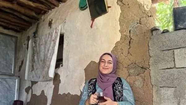 سر زوجتى قصة روعه جدا بعد 3 سنين تعب ومعافرة..أخيرا اتجوزنا..انا وآيه حياتيأكتر انسانه وقفت جنبي وأتحملتني وكانت بتدعمنيباستمرار..كل ما كنت ايأس..أشوف ضحكتها بسترجع الامل وتديني طا