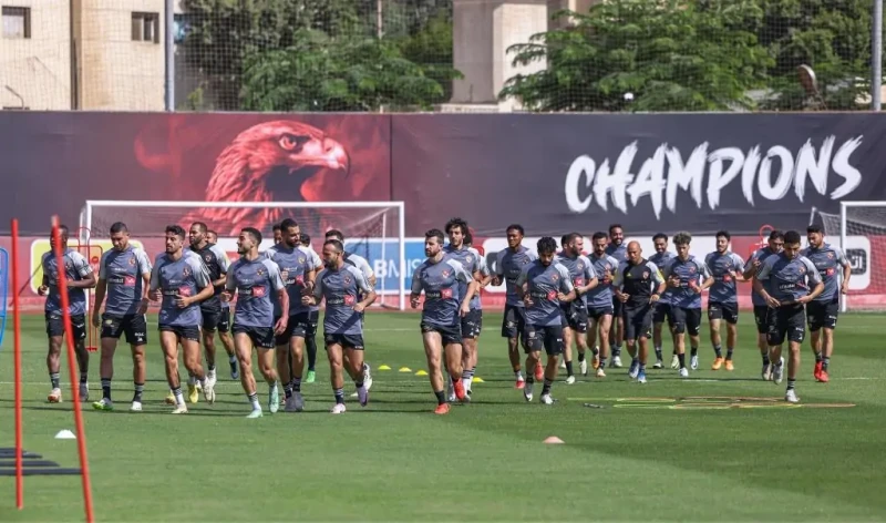 الأهلي يختتم تدريباته استعدادا لمواجهة الاتحاد السكندري في الدوري الممتاز اختتم الفريق الأول لكرة القدم بالنادي الأهلي، تدريباته استعدادا لمباراة