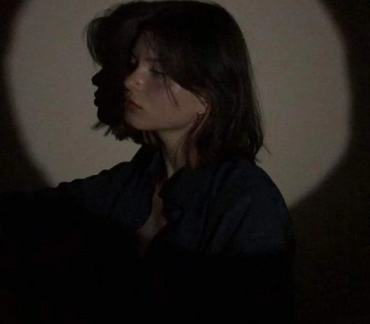 رواية حبيبى نيار الفصل الثالث 3 بقلم بتول اسامه رواية حبيبى نيار الفصل الثالث بقلم بتول اسامه 3 والاخير نزلني يا عم بقاا -اششش اسكتي انزلك اهو.. نزلها نيار لكن وهو بينزلها وقعت علي