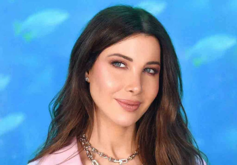 خاص- نانسي عجرم نجمة كاربول كاريوكيالفاتنة، بعفويتها ورقيها وذكائها. حلت النجمة اللبنانية، نانسي عجرم، ضيفة استثنائية ضمن برنامج كاربول كاريوكي