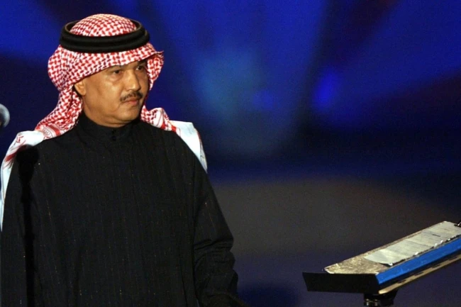 عبده يعود إلى السعودية بعد رحلته العلاجية عاد فنان العرب محمد عبده إلى جدة بالسعودية، بعد انتهائه من رحلة العلاج، وقد شارك عدد من أصدقائه صورا