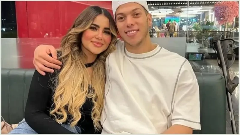 زوجة إمام عاشور تكشف تفاصيل جديدة بواقعة مول الشيخ زايد كشفت زوجة إمام عاشور لاعب النادي الأهلي، ياسمين حافظ مفاجأة في أقوالها أمام النيابة العامة