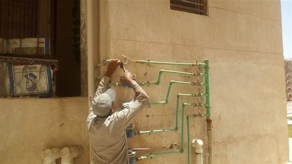 وزير الإسكان: إزالة وصلات المياه الخلسة وتحصيل المديونيات أعلن الدكتور عاصم الجزار، وزير الإسكان والمرافق والمجتمعات العمرانية، أن الإدارات المختصة بأجهزة تنمية مدن العاشر من رمضان