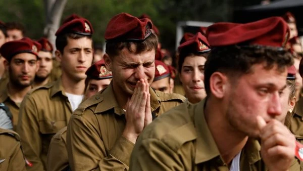 الجيش الإسرائيلي يعلن مقتل 8 جنود في معارك جنوبي قطاع غزة أعلن جيش الاحتلال الإسرائيلي رسميا عن مقتل 8 جنود في معارك جنوبي قطاع غزة من بينهم ضابط